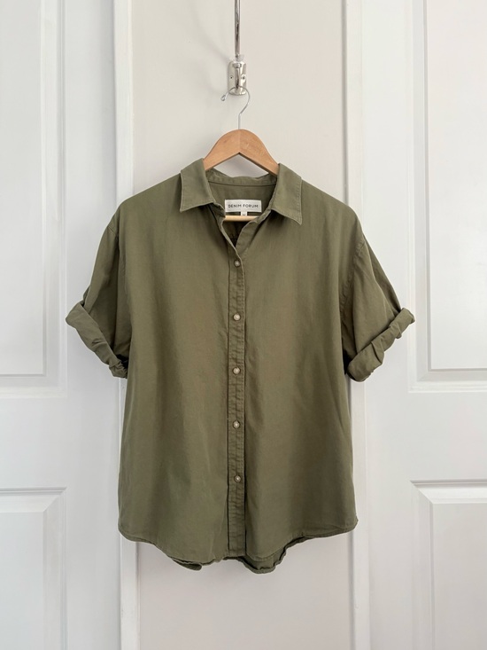 Aritzia Tops - Aritzia Denim Forum Jane Shirt | Size Medium | Khaki Green | 100% Cotton